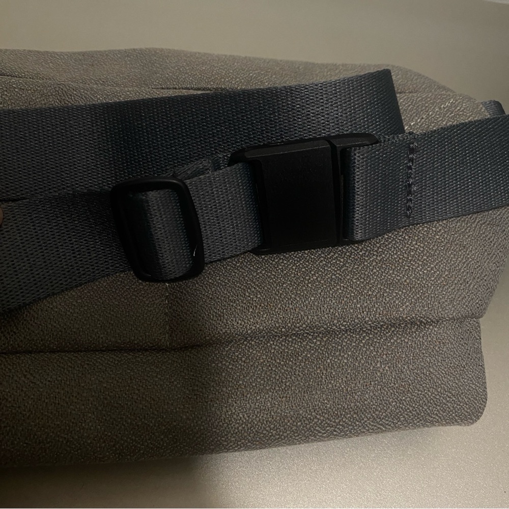NWT Bellroy Sling Mini Sling, Belt and Crossbody Bag in Limestone - Picture 15 of 16